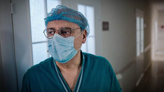Dr. Jürgen Schaff in "TRANS – I Got Life" (2019); Quelle: mindjazz pictures, DFF, © mindjazz pictures, Foto: Andreas Steffan