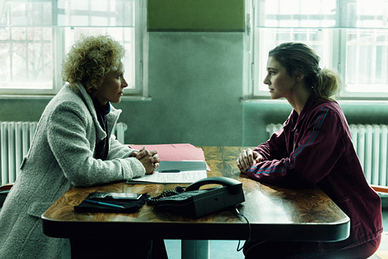 Katja Riemann, Svenja Jung (v.l.n.r.) in "Fly" (2020); Quelle: Studiocanal, DFF, © Studiocanal