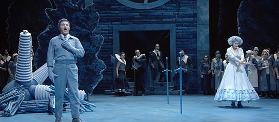 Piotr Beczala (als Lohengrin), Anja Harteros (als Elsa von Brabant) (v.l.n.r.) in "Wagner, Bayreuth und der Rest der Welt" (2021); Quelle: Filmwelt Verleihagentur, DFF, © Filmwelt Verleihagentur