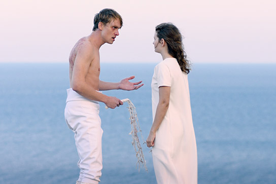 Daniel Sträßer, Greta Bohacek (v.l.n.r.) in "A Pure Place" (2019); Quelle: Koch Films, DFF, © Koch Films