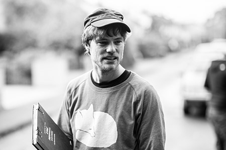 Jakob Zapf bei den Dreharbeiten zu "Eine Handvoll Wasser" (2020); Quelle: JIP Film und Verleih, DFF, © Daniel Dornhöfer