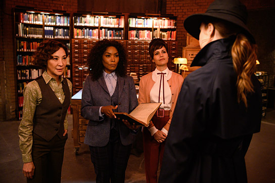 Michelle Yeoh, Angela Bassett, Carla Gugino, Karen Gillan (v.l.n.r.) in "Gunpowder Milkshake" (2021); Quelle: Studiocanal, DFF, © 2020 STUDIOCANAL SAS, Foto: Reiner Bajo