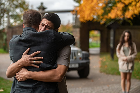 Til Schweiger, Emilio Sakraya, Tijan Marei (v.l.n.r.) in "Die Rettung der uns bekannten Welt" (2021); Quelle: Warner Bros. Pictures Germany, DFF, © Barefoot Films, Warner Bros. Filmproduktion