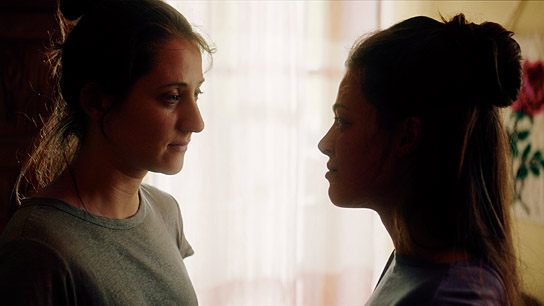 Barbara Krzoska, Giulia Goldammer (v.l.n.r.) in "Windstill" (2020); Quelle: W-film, DFF, © W-film