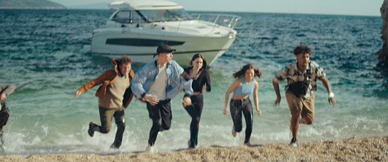 Jamie Birrell, Jonas Ems, Kayla Shyx, Vivien König, Sydney Amoo (v.l.n.r.) in "Krass Klassenfahrt" (2021); Quelle: LEONINE Distribution, DFF