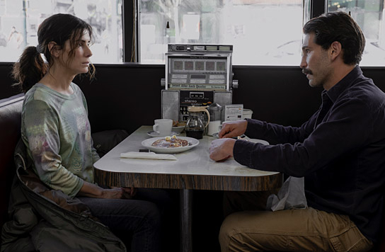 Sandra Bullock, Jon Bernthal (v.l.n.r.) in "The Unforgivable" (2021); Quelle: Netflix, DFF, © Kimberley French, Netflix