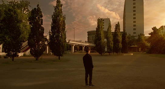 Aaron Hilmer in "FINAL STAGE [The Time for All but Sunset - BGYOR]" (2017); Quelle: Nicolaas Schmidt, © Nicolaas Schmidt/ettg.be