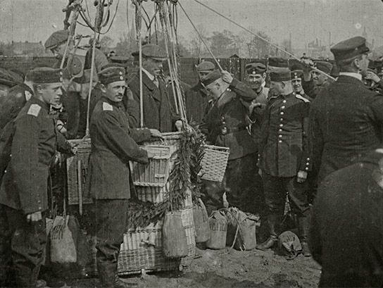 Screenshot aus "Ballonaufstieg [Archivtitel]" (ca. 1911); Quelle: DFF