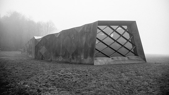 "'Dir sid nët vergiess!' - Das Konzentrationslager Hinzert" (2018); Quelle: Julian Weinert, © Förderverein Gedenkstätte KZ Hinzert e.V.