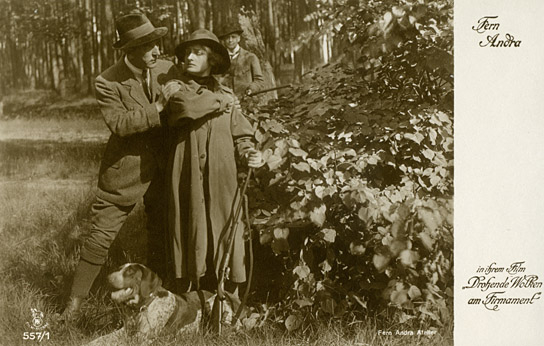 Fern Andra (Mitte) in "Drohende Wolken am Firmament" (1918); Quelle: DFF