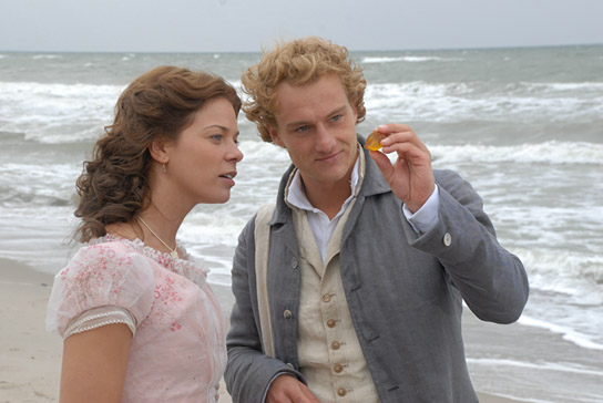 Jessica Schwarz, Alexander Fehling (v.l.n.r.) in "Buddenbrooks" (2008); Quelle: Warner Bros. Pictures Germany, DFF, © Warner Bros., Foto: Stefan Falke