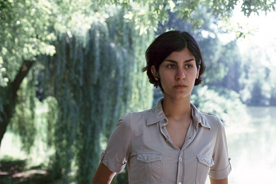 Serpil Turhan in "Der schöne Tag" (2001); Quelle: Peripher Filmverleih, DFF