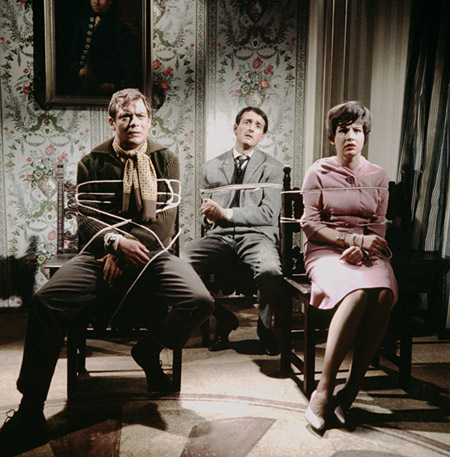 Klausjürgen Wussow, Peter Vogel, Johanna von Koczian (v.l.n.r.) in "Agatha, laß das Morden sein" (1960); Quelle: DFF/Kineos Sammlung