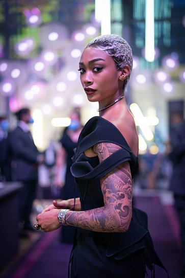 Tati Gabrielle in "Uncharted" (2022); Quelle: Sony Pictures Entertainment Deutschland, DFF, © 2022 CTMG, Foto: Clay Enos