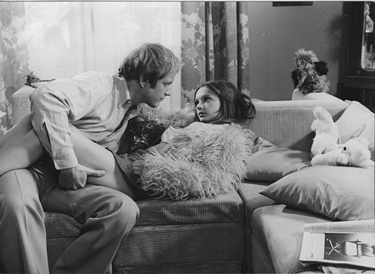 Frank Nossack, Britt Lindberg (v.l.n.r.) in "Liebe in drei Dimensionen" (1972)