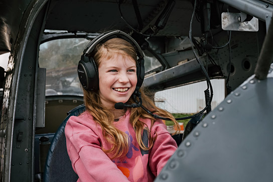 Romy Schroeder in "Wolke unterm Dach" (2022); Quelle: Warner Bros. Pictures Germany, DFF, © 2022 Pantaleon Films GmbH, Warner Bros. Entertainment GmbH