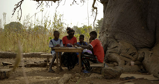"Der Waldmacher" (2021), Quelle: Weltkino Filmverleih, DFF, © Paapa Kwaku Duro