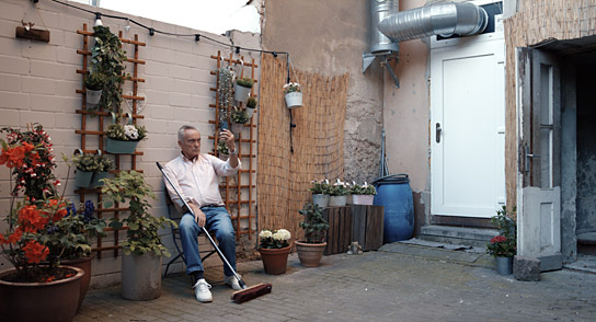 Udo Kier in "A E I O U - Das schnelle Alphabet der Liebe" (2022)