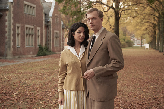 Esther Garrel, Philippe Tłokiński (v.l.n.r.) in "Abenteuer eines Mathematikers" (2019)