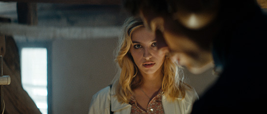 Marie Colomb, Thimothée Robart (v.l.n.r.) in "Die Magnetischen" (2021)