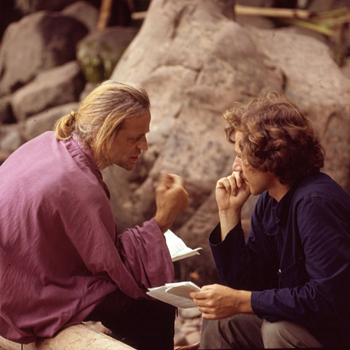 Klaus Kinski, Werner Herzog (v.l.n.r.) bei den Dreharbeiten zu "Aguirre, der Zorn Gottes" (1972)