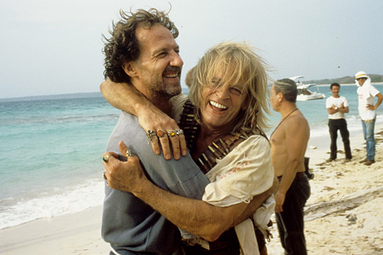 Werner Herzog, Klaus Kinski (vorne v.l.n.r.) bei den Dreharbeiten zu "Cobra Verde" (1987)