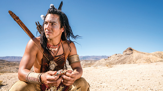 Tim Oliver Schultz in "Der junge Häuptling Winnetou" (2021)
