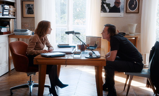 Isabelle Huppert, Lars Eidinger (v.l.n.r.) in "Die Zeit, die wir teilen" (2021)