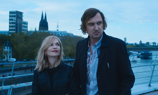 Isabelle Huppert, Lars Eidinger (v.l.n.r.) in "Die Zeit, die wir teilen" (2021)