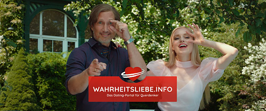 Benno Fürmann, Anne-Marie Waldeck (v.l.n.r.) in "Die Känguru-Verschwörung" (2022)