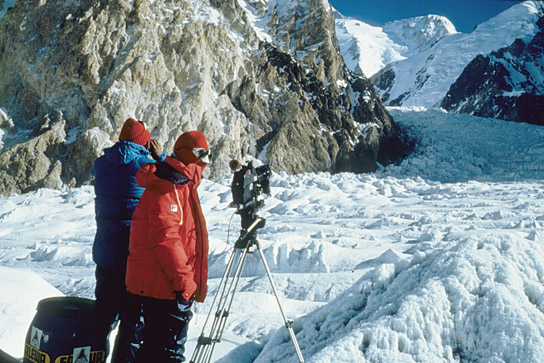 Bei den Dreharbeiten zu "Gasherbrum - Der leuchtende Berg" (1984)