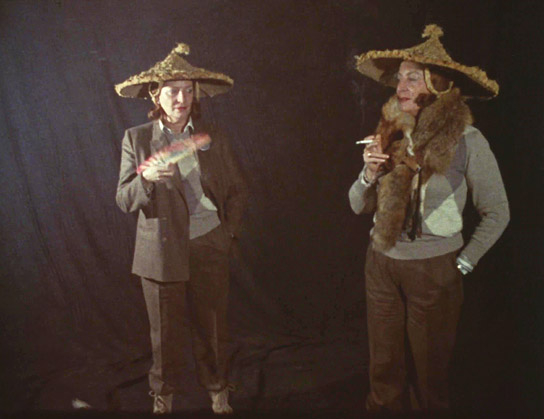 Jelka Lentz in "Der Hut. Im Lichte neuester Forschung" (1983)