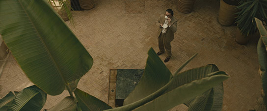 Martin Suter in Marrakesch in "Alles über Martin Suter. Außer die Wahrheit." (2022)