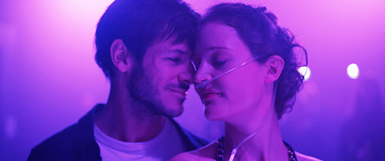 Gaspard Ulliel, Vicky Krieps (v.l.n.r.) in "Mehr denn je" (2022)