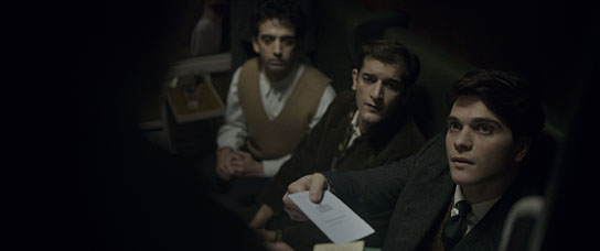 Alessio Lapice (rechts) in "Io Sto Bene – Was am Ende bleibt" (2021)