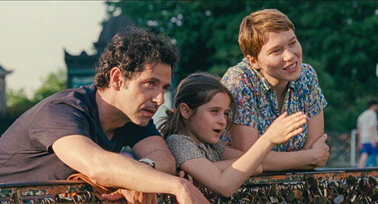 Melvil Poupaud, Camille Leban Martins, Léa Seydoux (v.l.n.r.) in "An einem schönen Morgen" (2022)