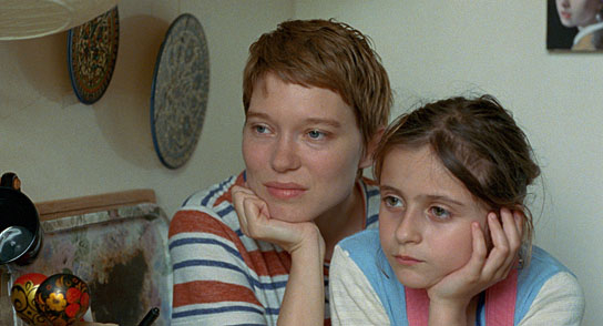 Léa Seydoux, Camille Leban Martins (v.l.n.r.) in "An einem schönen Morgen" (2022)