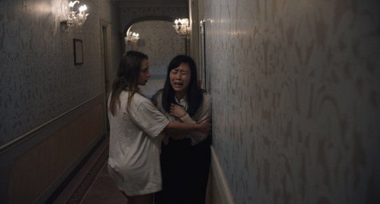 Molly Windsor, Ashley Chiu (v.l.n.r.) in "She Said" (2022)