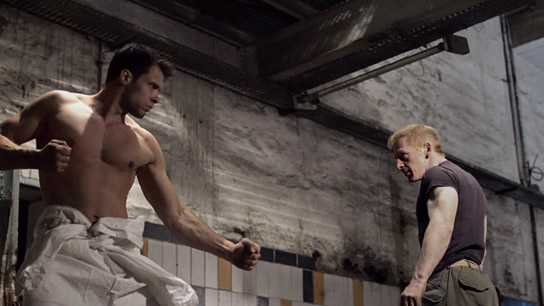 Mike Möller (rechts) in "Atomic Eden" (2015)