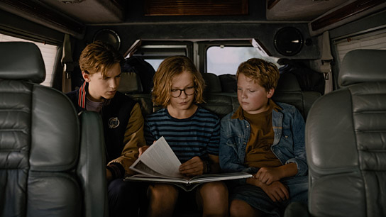 Nevio Wendt, Levi Brandl, Julius Weckauf (v.l.n.r.) in "Die drei ??? - Erbe des Drachen" (2022)