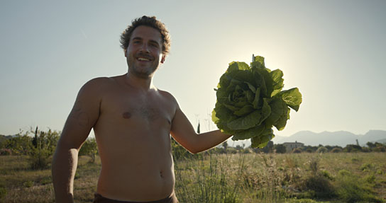 Felix Starck in "Step by Step" (2022)