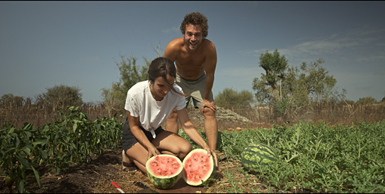 Valentina Blaumann, Felix Starck (v.l.n.r.) in "Step by Step" (2022)