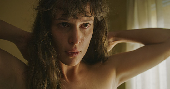 Rina Krasniqi in "Luanas Schwur" (2021)