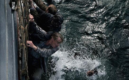 Kristoffer Joner (vorne) in "War Sailor" (2022)