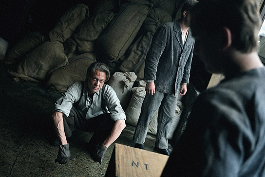 Kristoffer Joner (links) in "War Sailor" (2022)