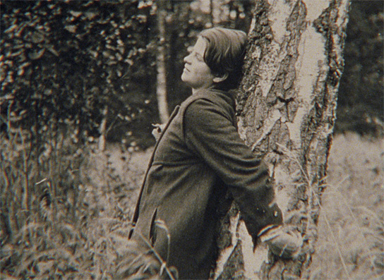Sophie Scholl ("Kinderland ist abgebrannt", 1997)