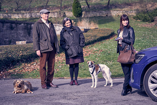 Philip Jackson, Victoria Carling, Lavinia Wilson (v.l.n.r.) in "Der Pfau" (2023)