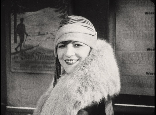 Screenshot mit Ellen Richter aus "Moral" (1927)