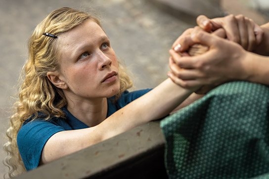Anna Bachmann in "Der verlorene Zug" (2022)