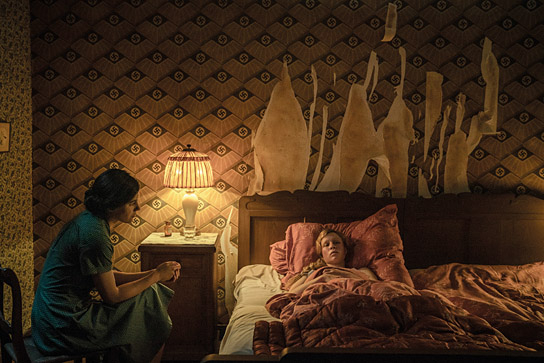 Hanna van Vliet, Anna Bachmann (v.l.n.r.) in "Der verlorene Zug" (2022)